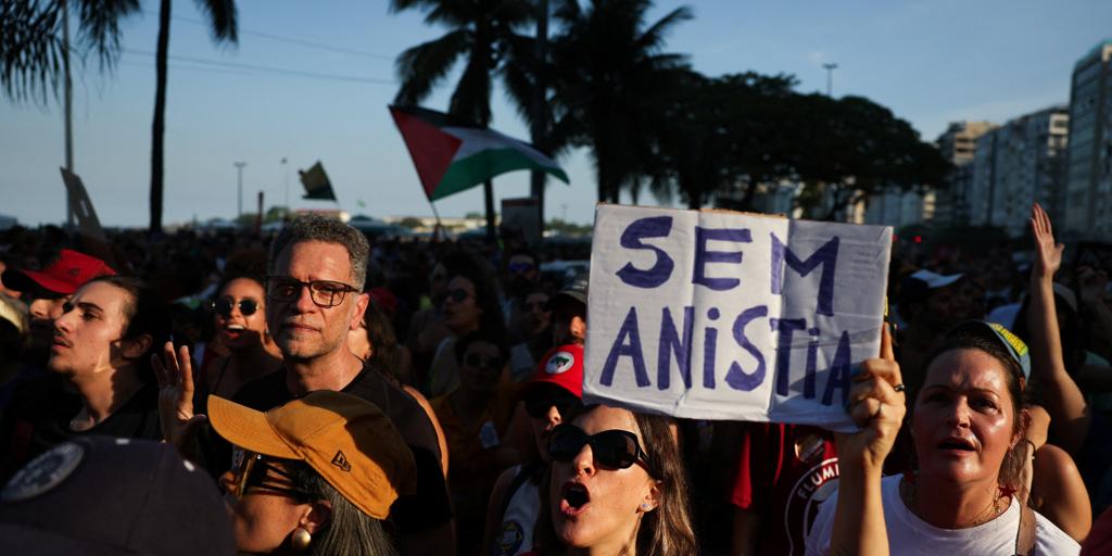 Copacabana se convierte en el epicentro de las protestas contra la «PEC del Blindaje» y la amnistía del 8 de enero
