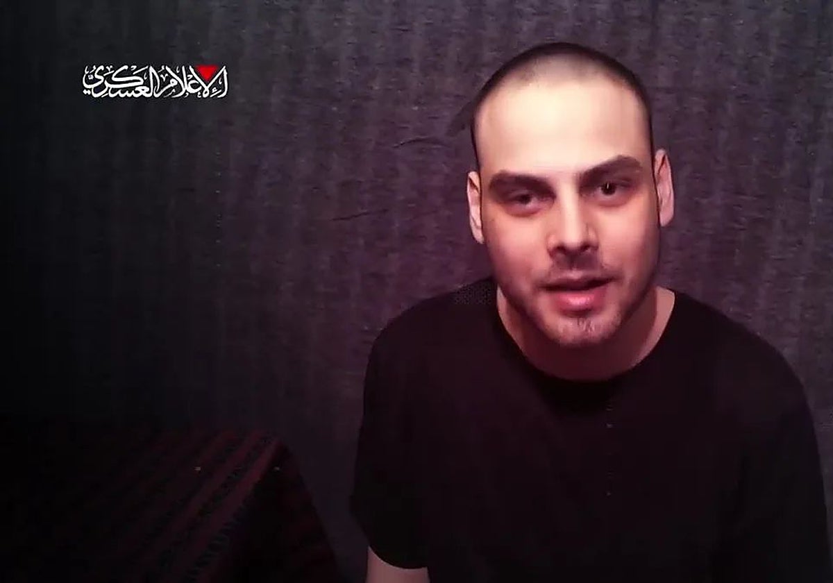 Imagen distribuida por Hamás del rehén Alon Ohel