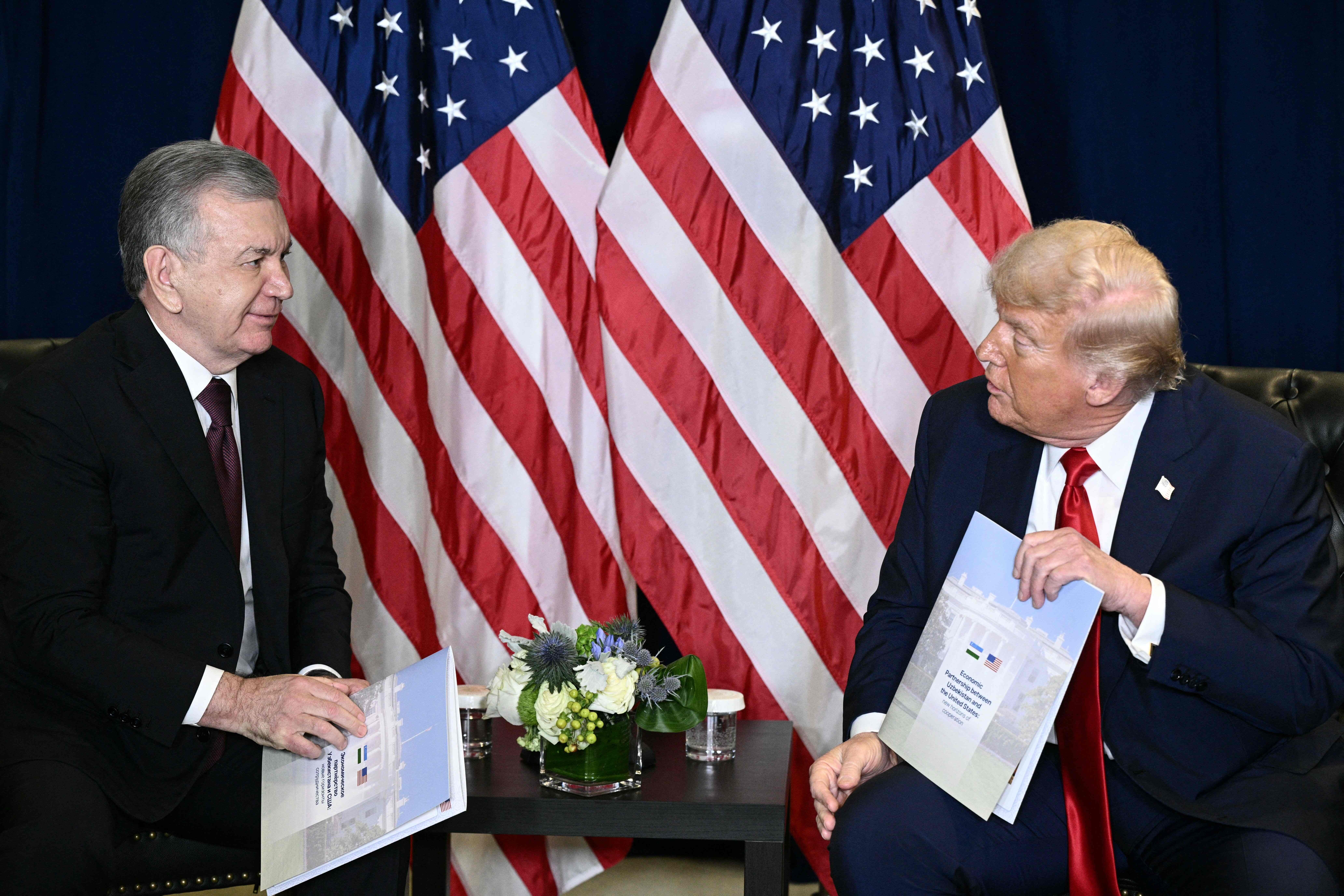 El presidente de Estados Unidos, Donald Trump, y el presidente de Uzbekistán, Shavkat Mirziyoyev.