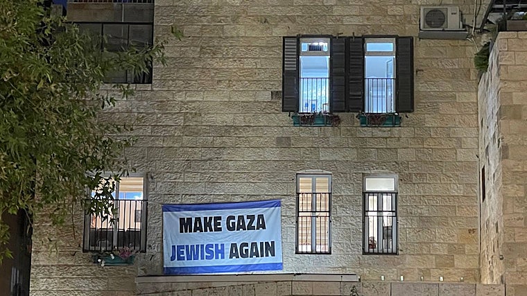 «Hacer a Gaza judía de nuevo», rezan carteles inspirados en el lema MAGA de Trump