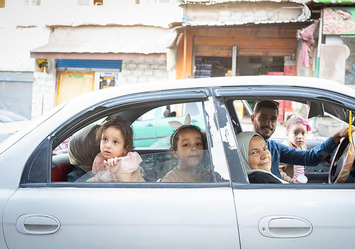 Una familia palestina en el campo de refugiados de Jerash