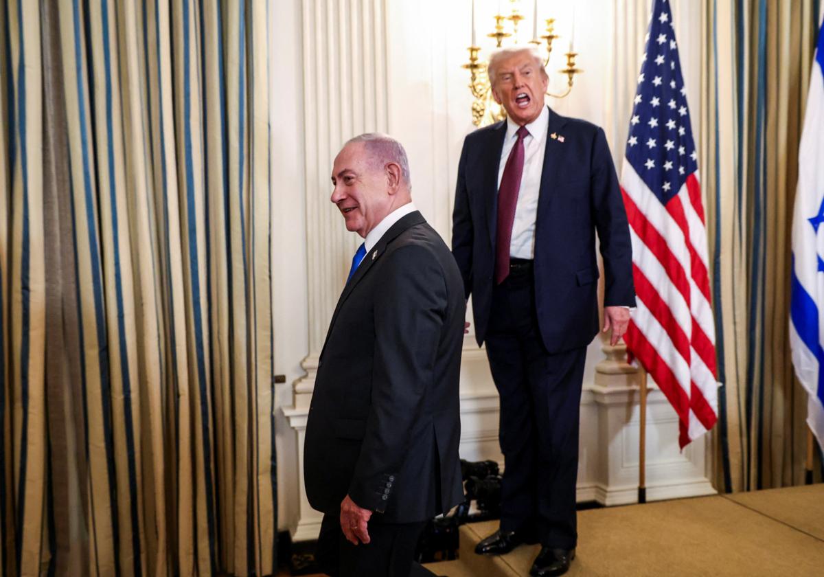 El presidente estadounidense, Trump, se reúne con el primer ministro israelí, Netanyahu, en la Casa Blanca en Washington.