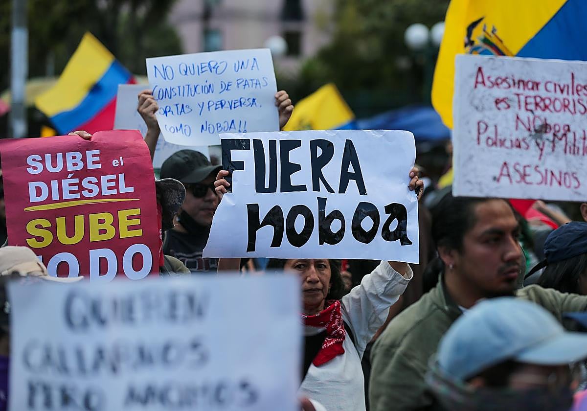Un manifestante indígena muerto y 12 militares heridos en una jornada violenta de paro nacional en Ecuador