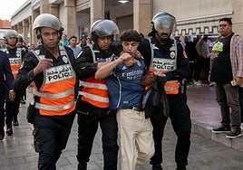 Marruecos reprime con dureza el estallido juvenil por la crisis