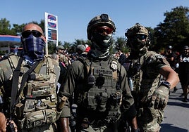 Trump autoriza el despliegue de 300 militares en Illinois, en medio de protestas contra la policía migratoria en Chicago