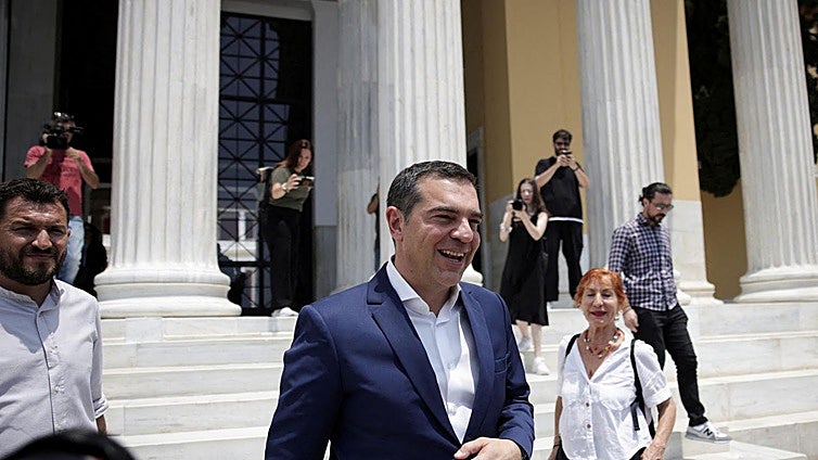 Alexis Tsipras renuncia a su escaño y deja abierta la posibilidad de formar un nuevo partido
