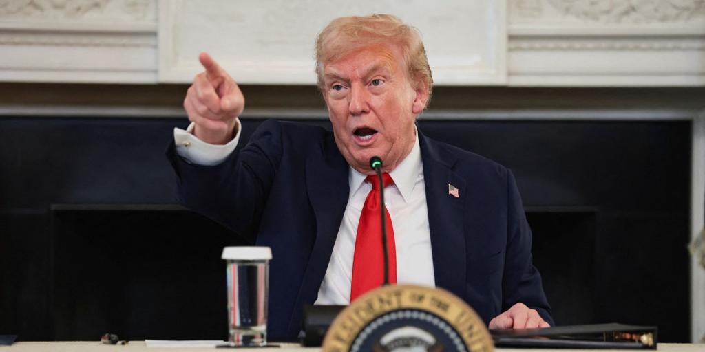 Trump ordena designar a los antifascistas extranjeros como grupos terroristas