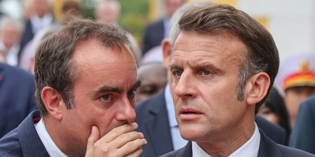 Macron intenta negociar un posible gobierno que extrema derecha y extrema izquierda amenazan con censurar