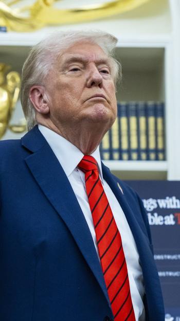 Donald Trump celebra la aprobación por Israel de la primera fase de su plan para poner fin a la guerra de Gaza