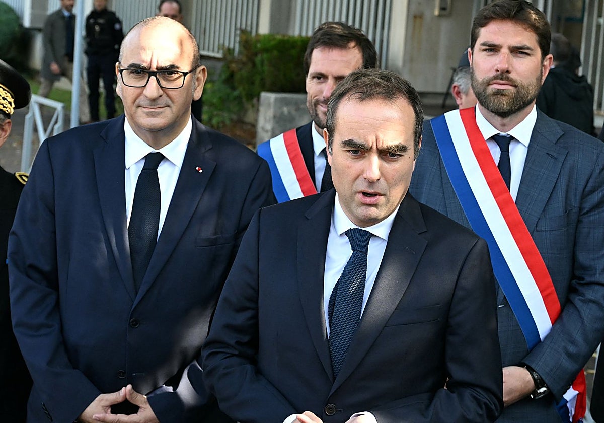 Lecornu habla con la prensa tras visitar una comisaría en Paris