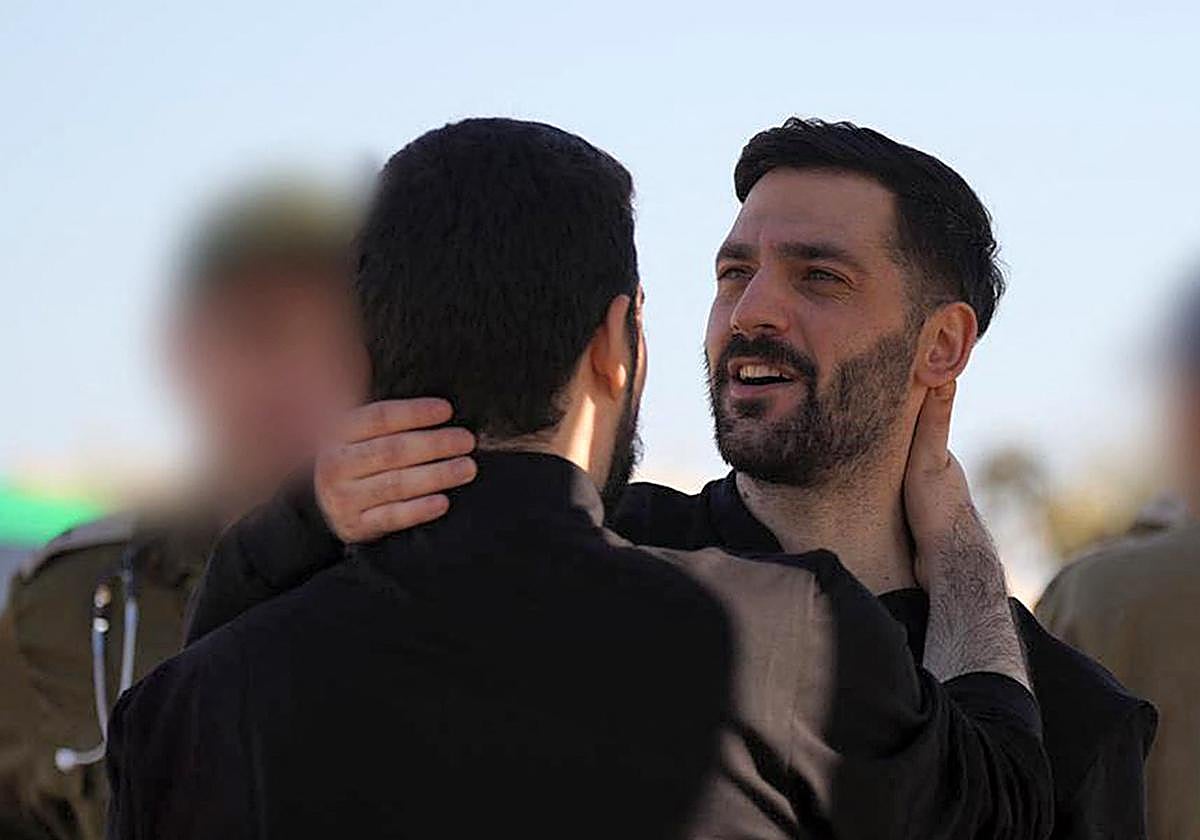 Los gemelos Ziv y Gali Berman regresan del cautiverio de Hamas