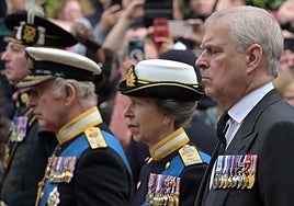 El Príncipe Andrés renuncia a todos sus títulos ante las acusaciones por sus vínculos con Epstein