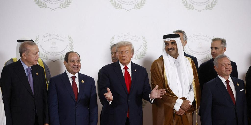 Trump afirma que sus «grandes aliados» de Oriente Próximo están dispuestos a «enderezar» a Hamás si no cumple el acuerdo: «Su fin será rápido, furioso y brutal»