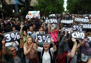 Argentina, ante las legislativas: «Milei se ocupó de la macroeconomía, pero se olvidó del bolsillo de la gente»