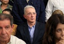 La Justicia colombiana revoca la sentencia contra el expresidente Uribe por supuestos sobornos y fraude procesal