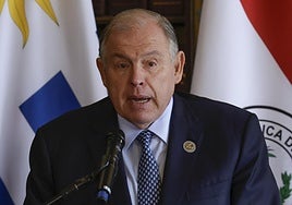 El ministro de Exteriores de Milei presenta su renuncia a varios días de los comicios en Argentina