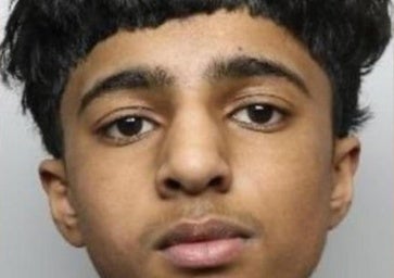 Un joven de 15 años es condenado a cadena perpetua por matar a su compañero de clase y ponerse a bailar