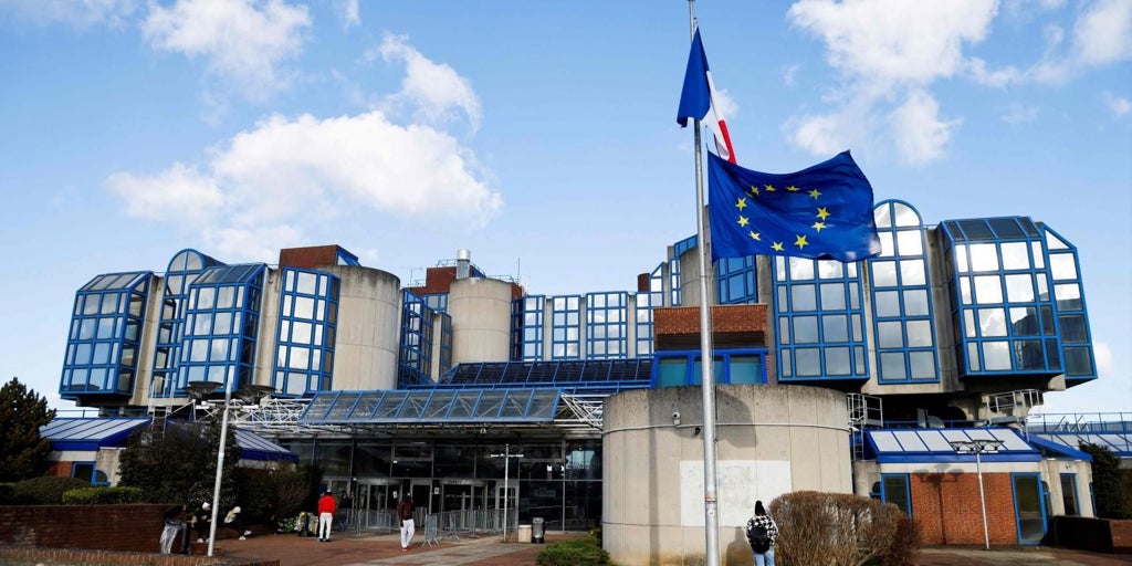 Detenidos dos policías en Francia tras ser acusados de violación por una joven en las instalaciones de un tribunal