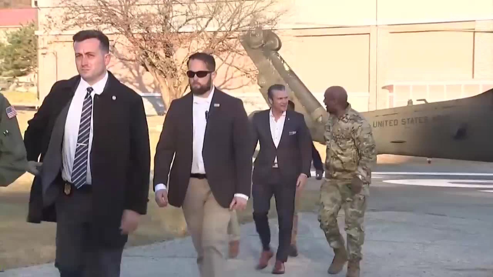 El secretario de Guerra estadounidense visita la zona desmilitarizada que separa las dos Coreas