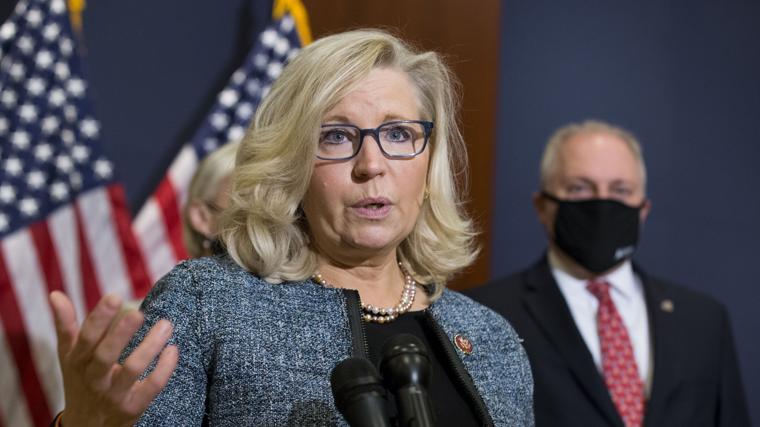 Liz Cheney, hija mayor de Dick, fue la única que siguió sus pasos en en política. También fue una de las voces republicanas que más criticaron a Trump por su actuación en el asalto al Capitolio de enero de 2021