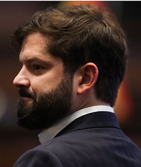 Imagen secundaria 2 - Varios jefes de Estado y exministros acudieron a la toma de posesión de Paz Pereira. En imágenes, Milei, Ribera y Boric