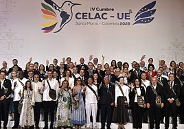 Petro y Sánchez condenan el autoritarismo en plena ofensiva de Trump en el Caribe