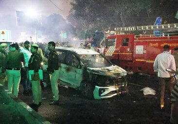 Al menos ocho muertos y 19 heridos en la explosión de un vehículo en Nueva Delhi