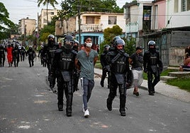 La ONU califica de arbitrarias la detención de 49 presos políticos durante las protestas del 11-J en Cuba