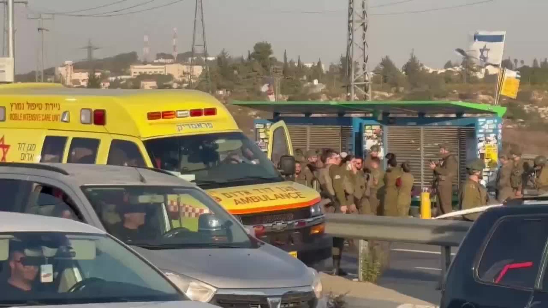 Un muerto y tres heridos por un atropello y apuñalamiento en un cruce de Cisjordania