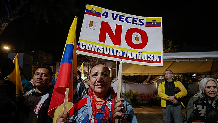 Daniel Noboa remodela su Gobierno tras el revés en el referéndum