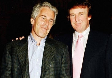 Donald Trump abre un nuevo capítulo en la trama Epstein: firma la ley para la desclasificación de los documentos