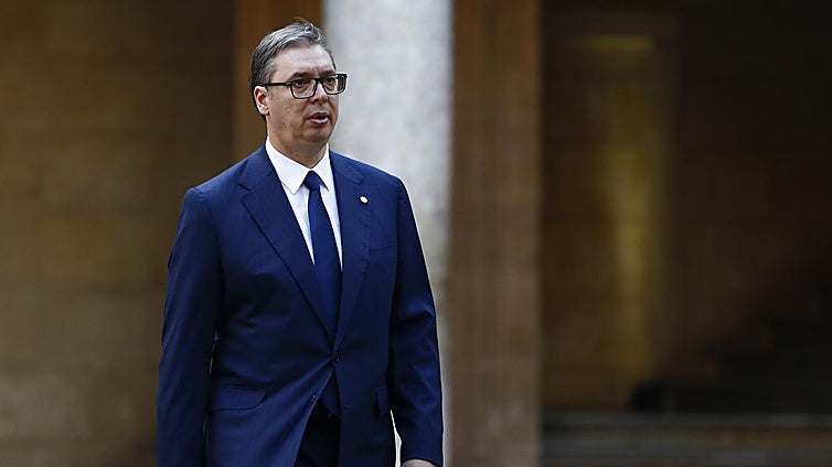 El presidente de Serbia anuncia demandas contra medios que le involucraron en un «safari humano» en Sarajevo