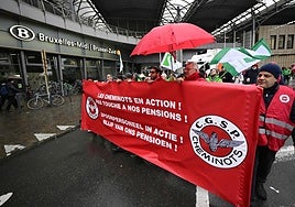 La huelga nacional en Bélgica contra las reformas del Gobierno paraliza durante tres días colegios, vuelos y el transporte público