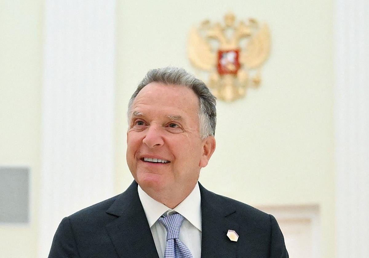 El negociador jefe de EE.UU. asumió las exigencias de Rusia y asesoró a Moscú sobre cómo convencer a Trump