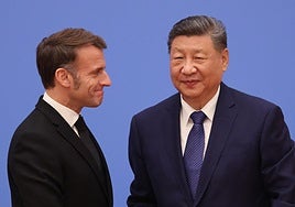 Macron busca oportunidades económicas ante la tensión general de la UE con Xi Jinping, quien le insta a «eliminar interferencias»