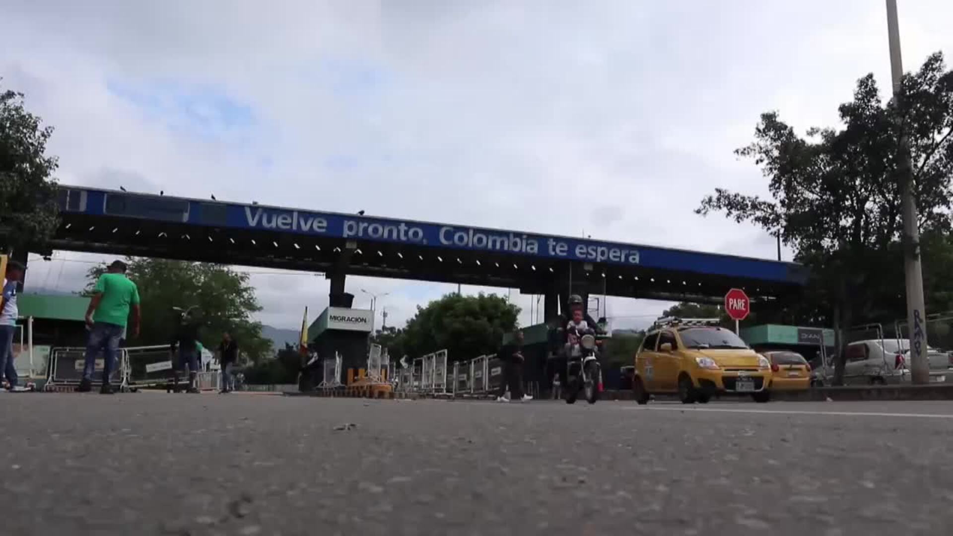 Cruce fronterizo entre Colombia y Venezuela mantiene flujo habitual en medio de tensión con EE.UU.