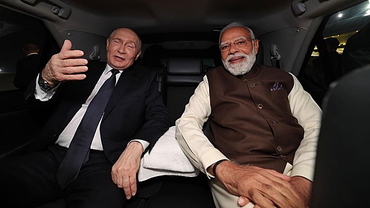 Putin recibe el apoyo de la India mientras insiste en reivindicar el este de Ucrania