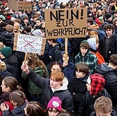 El Parlamento alemán aprueba el servicio militar voluntario y abre la puerta al obligatorio ante la amenaza de Rusia