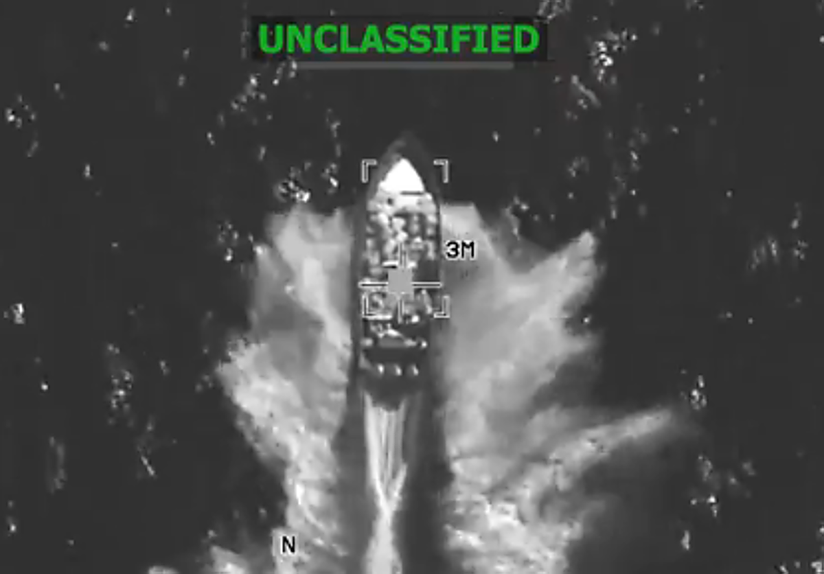 Captura del vídeo en el que el Comando Sur muestra el ataque a la supuesta narcolancha