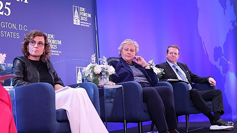 Dolors Montserrat viaja a Washington para reactivar los canales políticos entre Europa y Estados Unidos