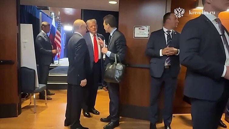 Kremlin aplaude decisión de Trump de priorizar reanudación de relaciones entre EEUU y Rusia