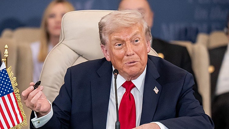 Trump azuza su enfrentamiento contra una Europa «en decadencia»: «Son débiles, no saben qué hacer»