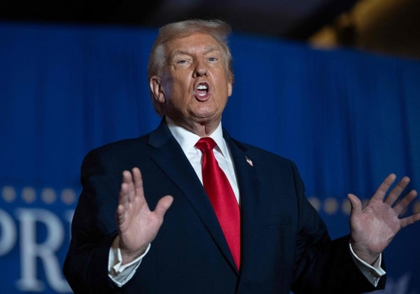 Trump regresa a los mítines para defender su cuestionada gestión económica