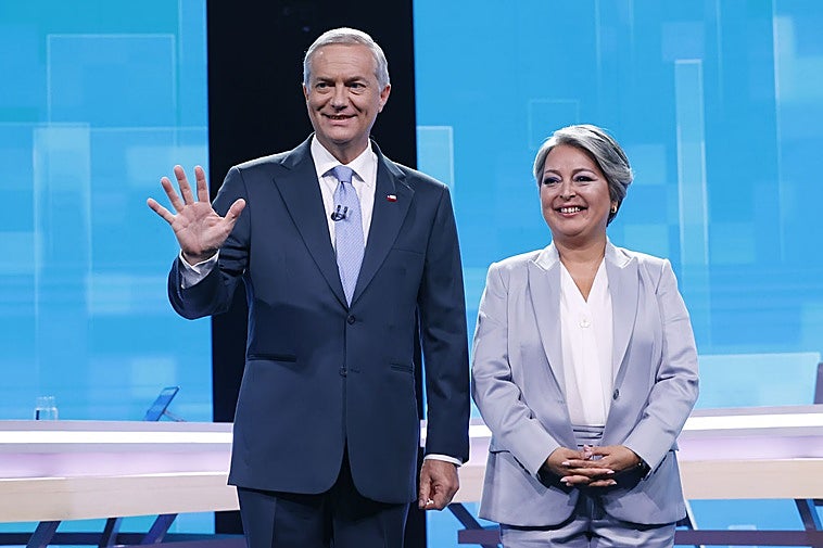 El derechista Kast, favorito en la segunda vuelta de las presidenciales de Chile frente a la comunista Jara