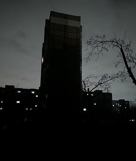 Secondary image 2 - The Obolón district of kyiv experiences power cuts eight hours a day (in the first image), affecting 