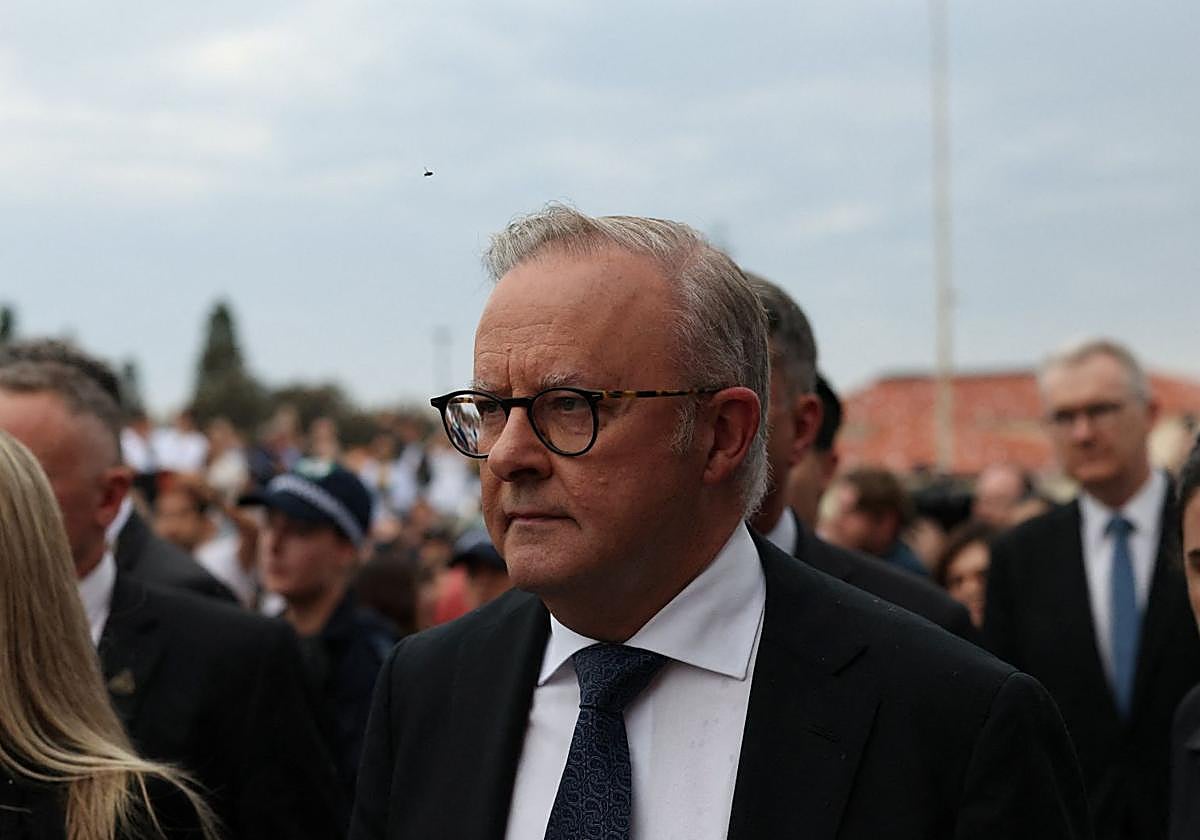 El primer ministro de Australia, Anthony Albanese, fue abucheado el domingo en la vigilia por las víctimas de la matanza en la playa de Bondi