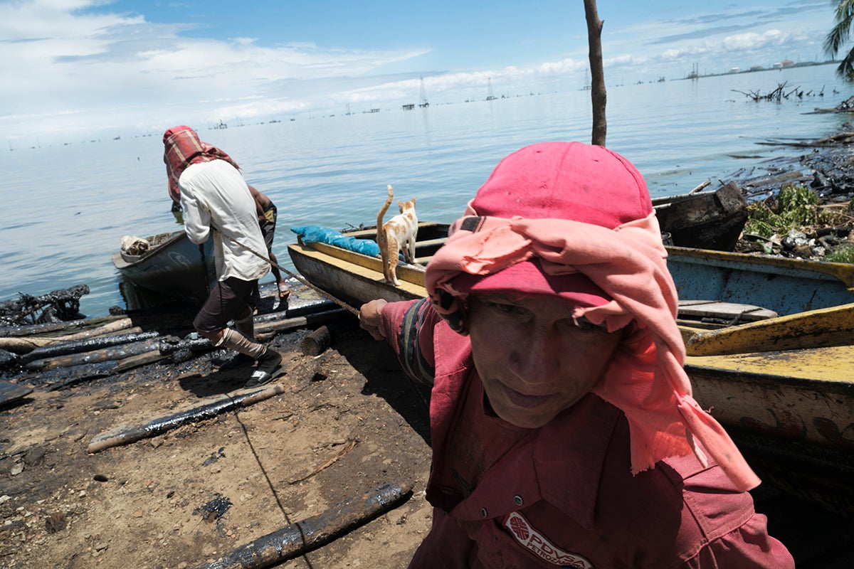 Trump y el petróleo de Venezuela: el festín sobre el coloso moribundo