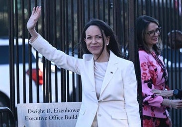 María Corina entrega a Trump su Nobel de la Paz: «Contamos con él para la liberación de Venezuela»