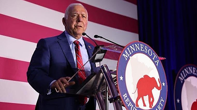 El presidente del Partido Republicano de Minnesota, Alex Plechash