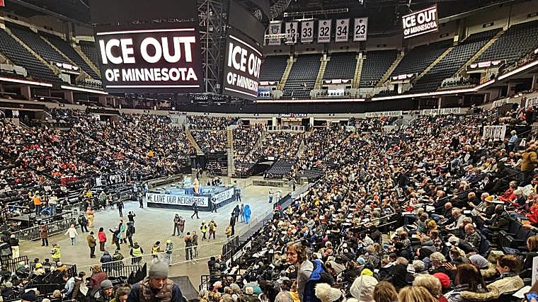 Dezenas de milhares desafiam Trump e o frio em Minneapolis